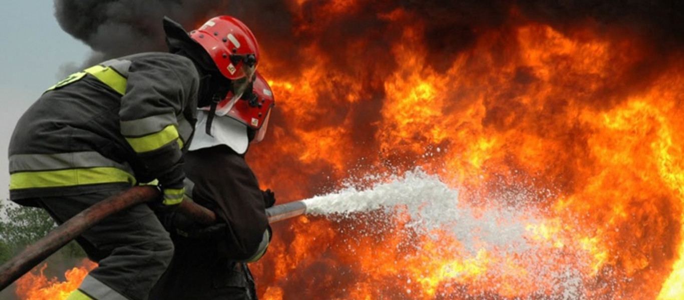 Μεγάλη φωτιά στο Ρέθυμνο - Έξι οχήματα με 14 πυροσβέστες στο σημείο